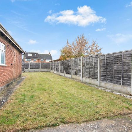 Onsitestays - Spacious 3 Bed House With Garden, Wifi & 4 Plus Parking グレーブゼンド エクステリア 写真