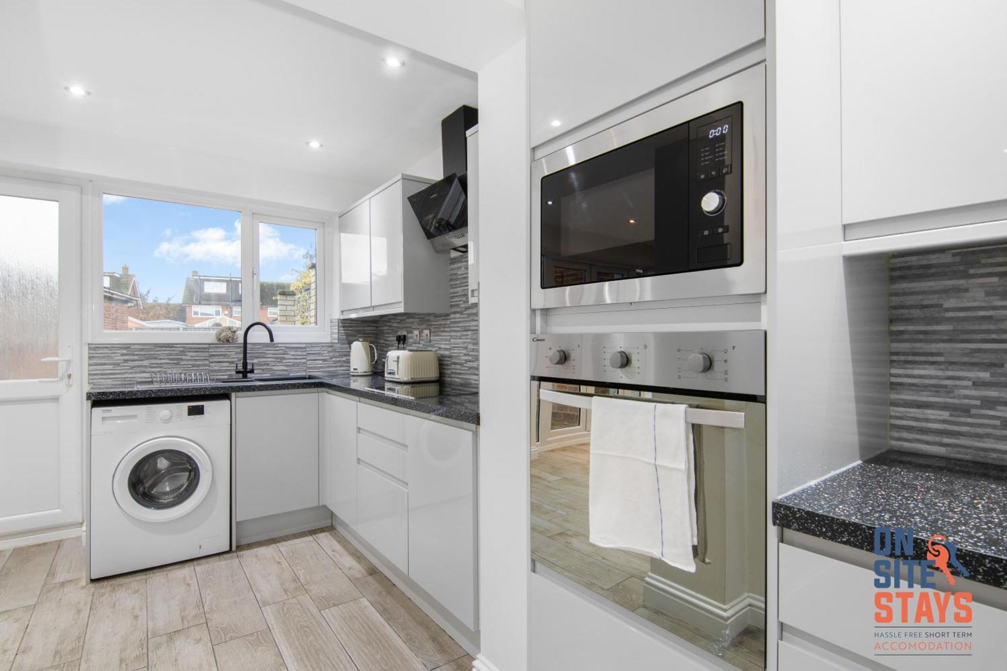 Onsitestays - Spacious 3 Bed House With Garden, Wifi & 4 Plus Parking グレーブゼンド エクステリア 写真