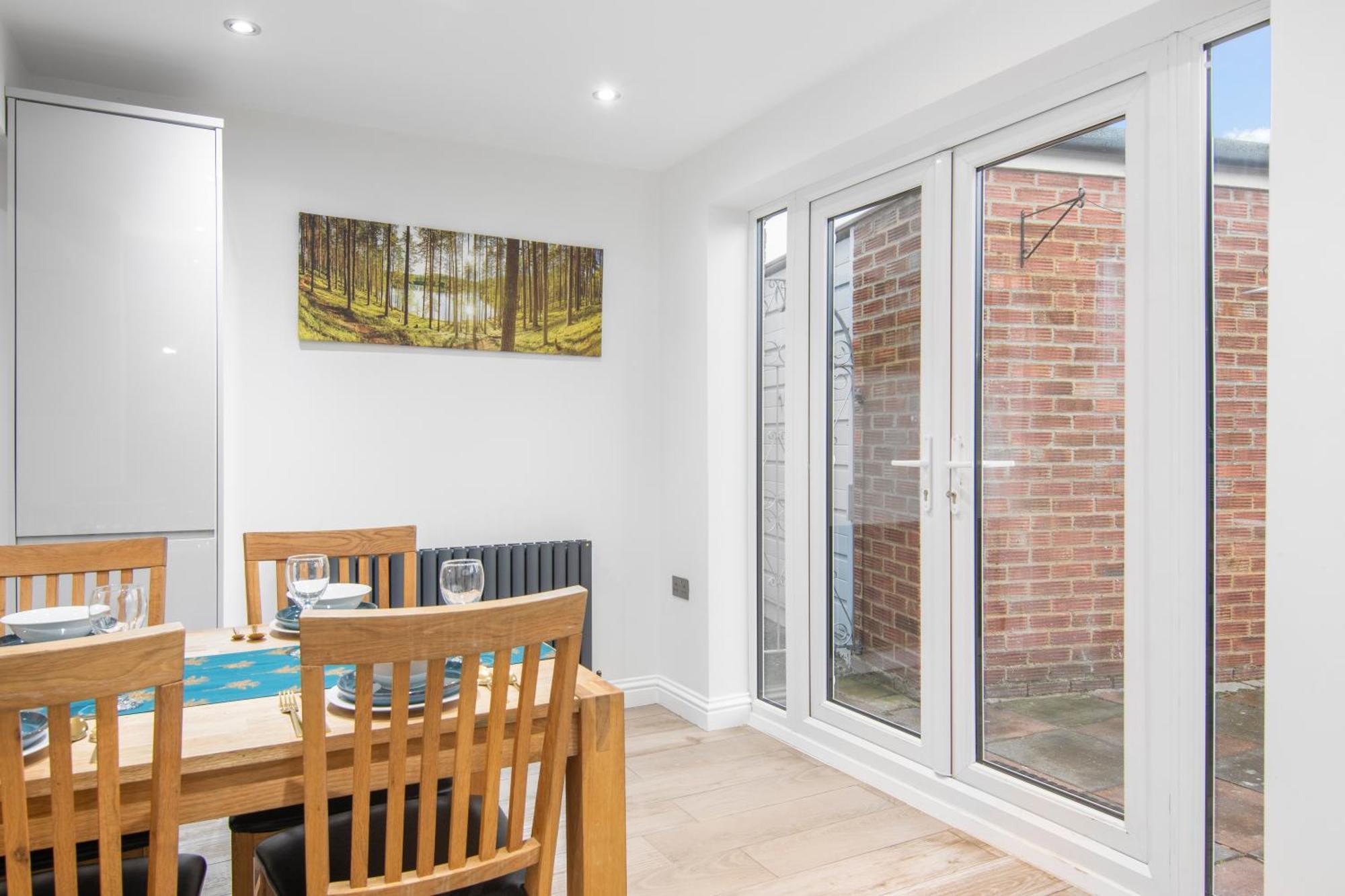 Onsitestays - Spacious 3 Bed House With Garden, Wifi & 4 Plus Parking グレーブゼンド エクステリア 写真