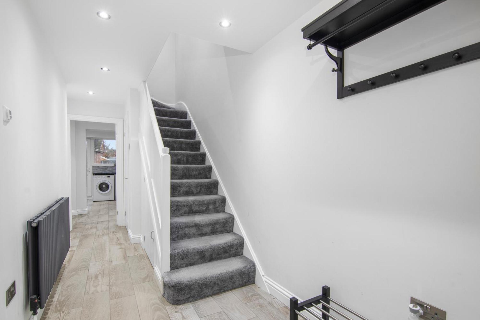 Onsitestays - Spacious 3 Bed House With Garden, Wifi & 4 Plus Parking グレーブゼンド エクステリア 写真