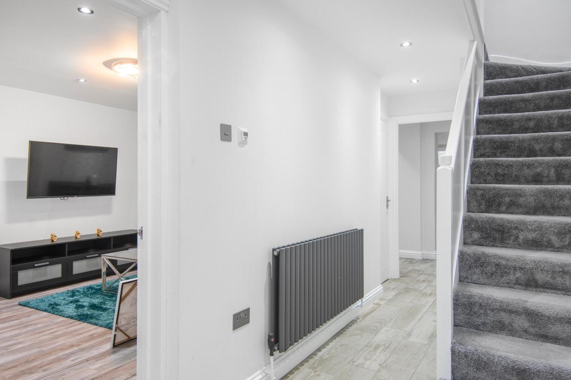 Onsitestays - Spacious 3 Bed House With Garden, Wifi & 4 Plus Parking グレーブゼンド エクステリア 写真