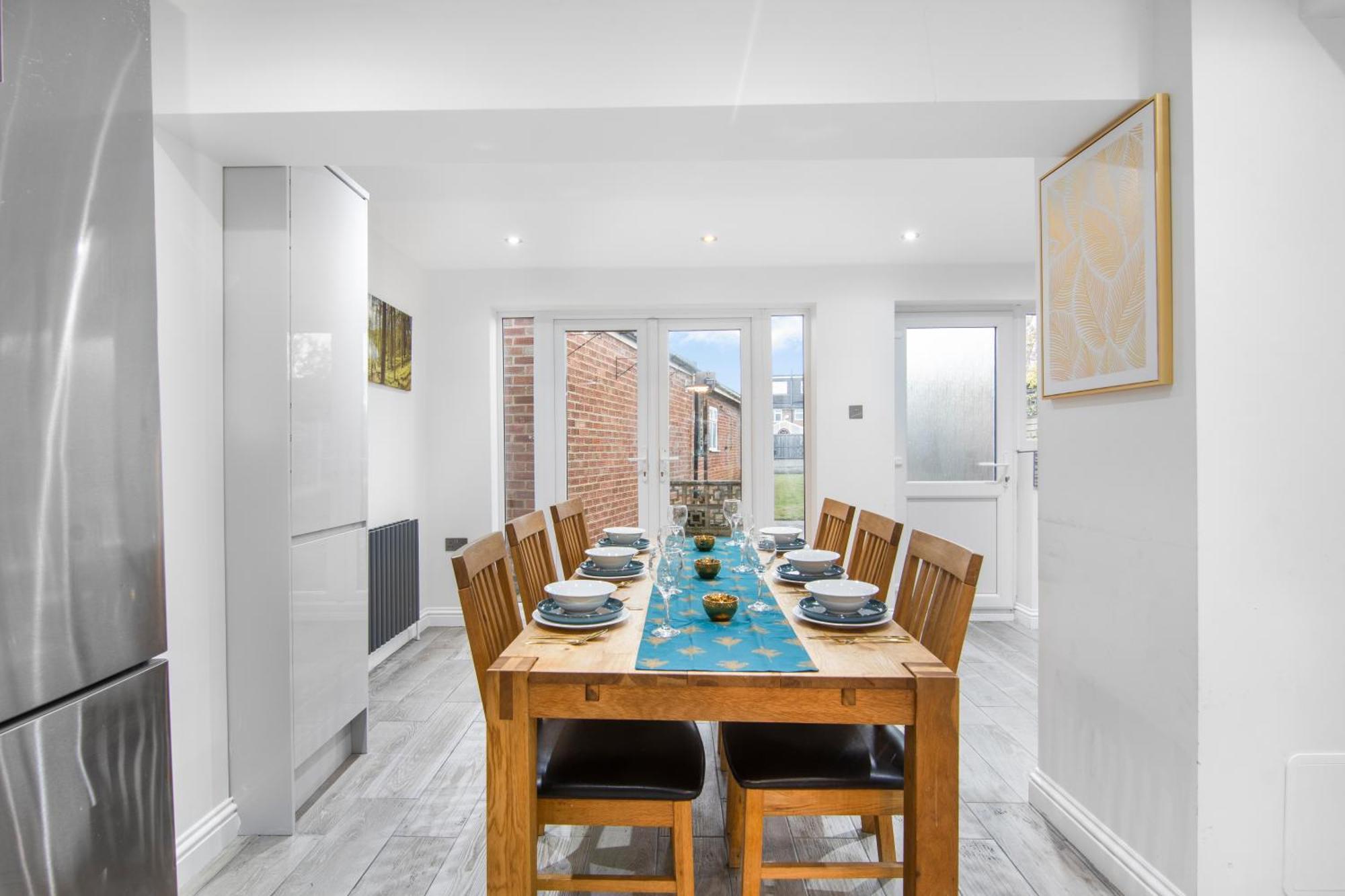 Onsitestays - Spacious 3 Bed House With Garden, Wifi & 4 Plus Parking グレーブゼンド エクステリア 写真